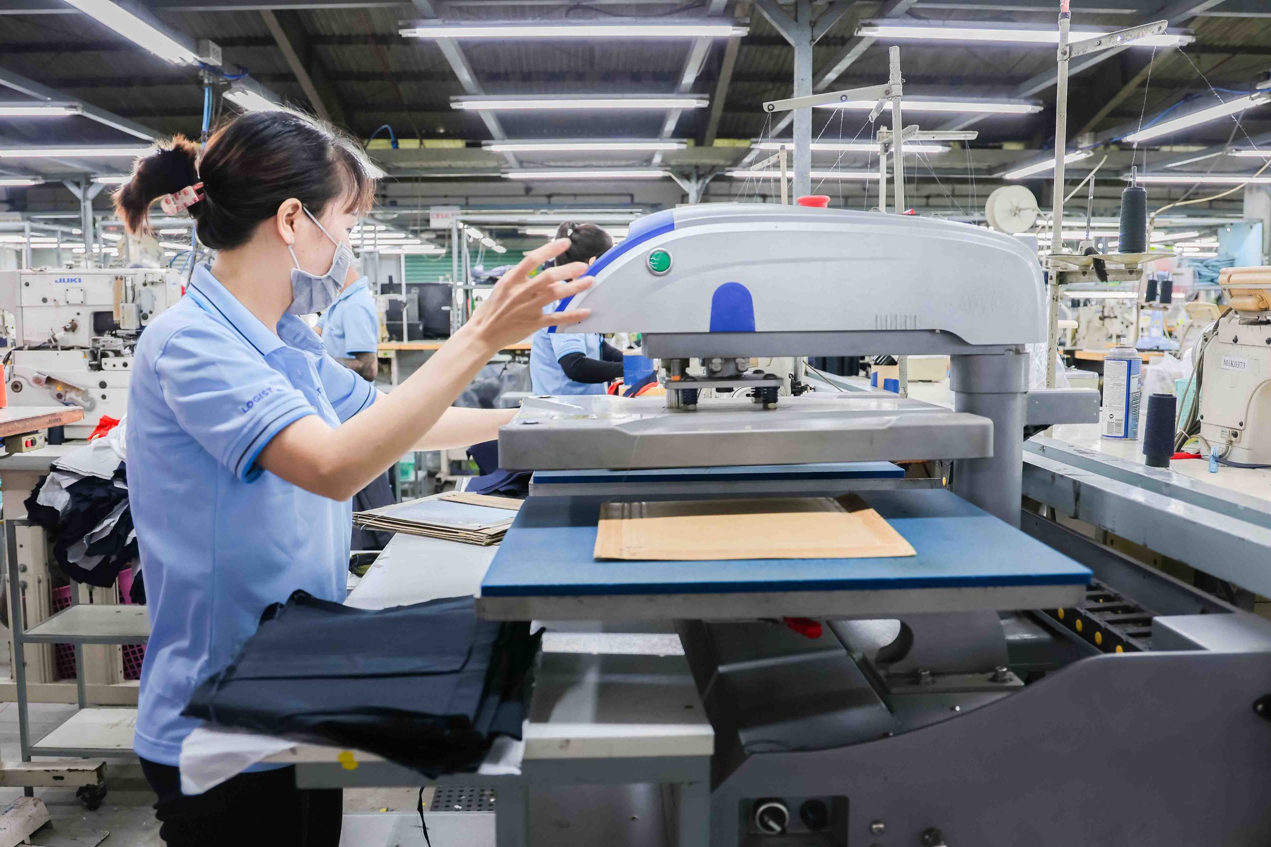 Heat press production detail